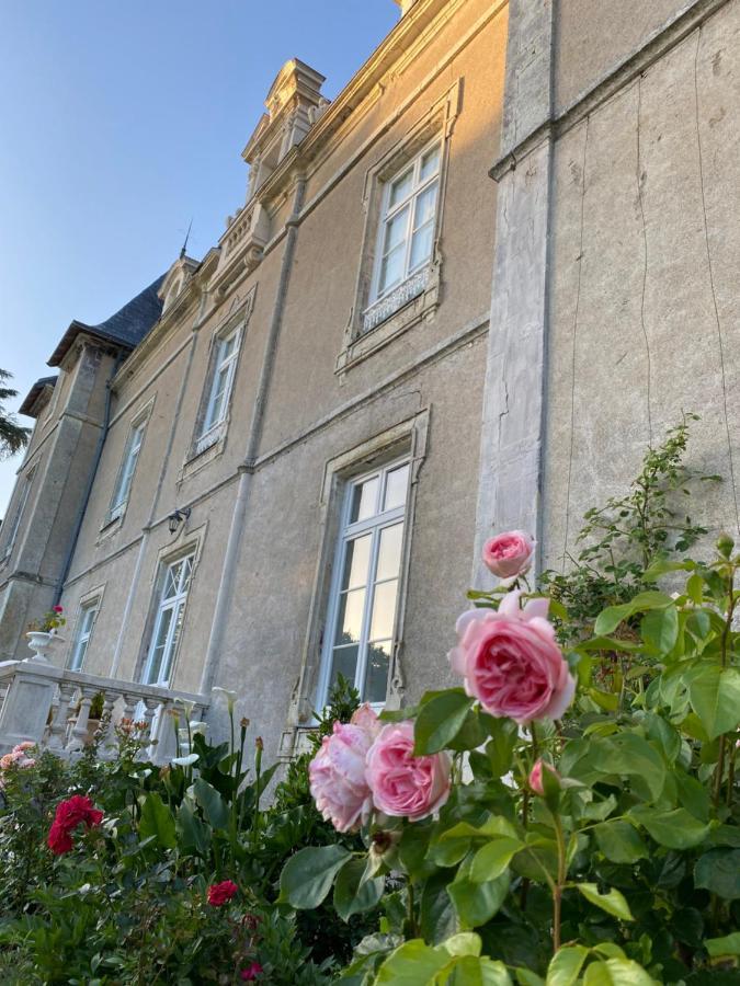 Château de St-fulgent, gîte La Tour Saint-Fulgent Exterior foto